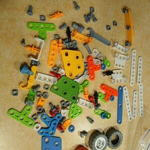 STEM Build and Play Colorful Construction Toy Pieces Set for Kids
